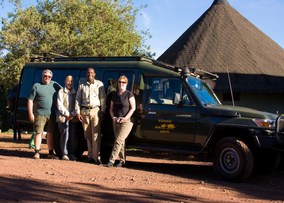 Mamyara-3644.jpg - Steve, Debbie Cris and Heidi ready for a game drive.