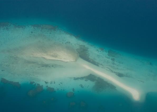 Zanzibar-4915.jpg - beach island, from the plane