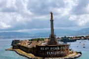 Entering the Sicily harbor......the "boot" of Italy not far away