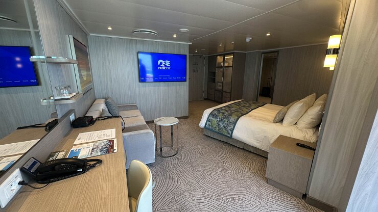 IMG_2125-8 Fabulous Room