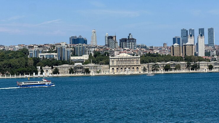 IMG_2513-12 Approaching Istanbul dock