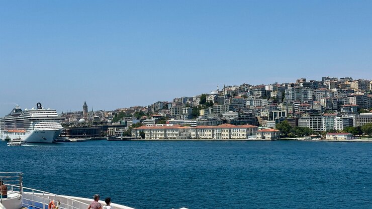 IMG_2520-18 Approaching Istanbul dock
