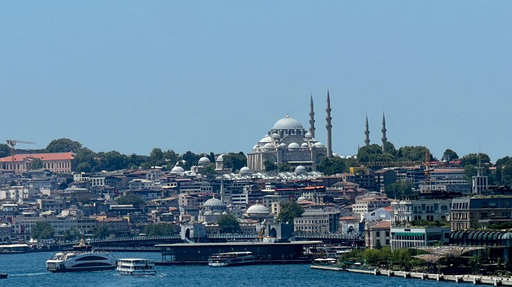 IMG_2527-21 Approaching Istanbul dock