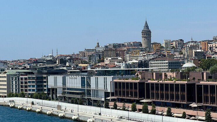 IMG_2530-22 Approaching Istanbul dock